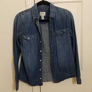 🔵3/$25 Jean shirt